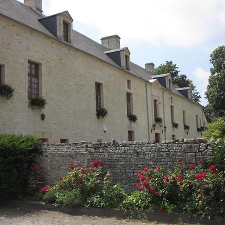 Hotel Le Manoir De Mathan Crepon A La Campagne 5 Mn D'Arromanches Et 10 Mn De Bayeux Exterior photo
