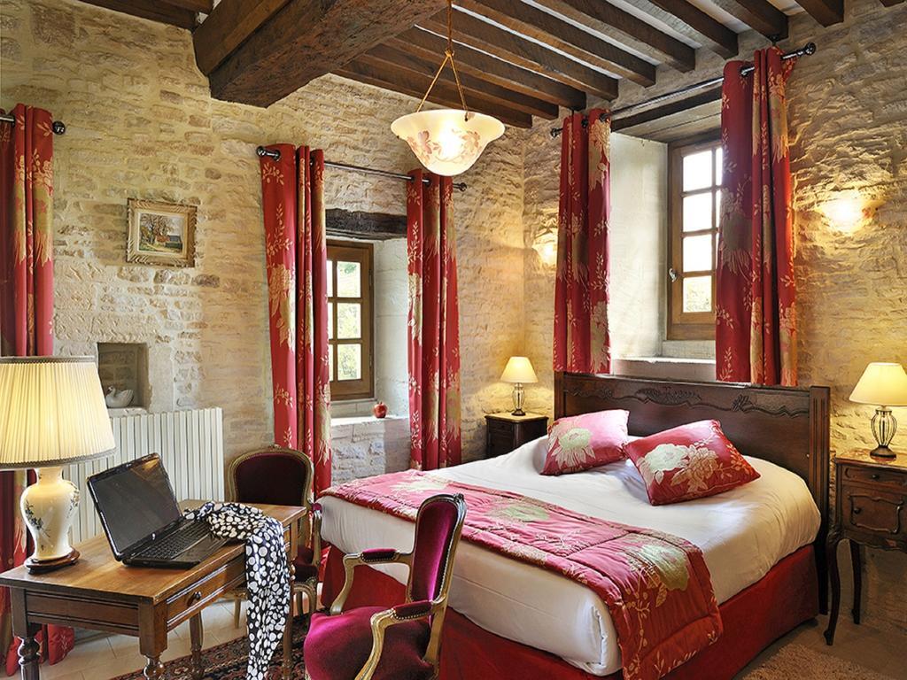 Hotel Le Manoir De Mathan Crepon A La Campagne 5 Mn D'Arromanches Et 10 Mn De Bayeux Room photo