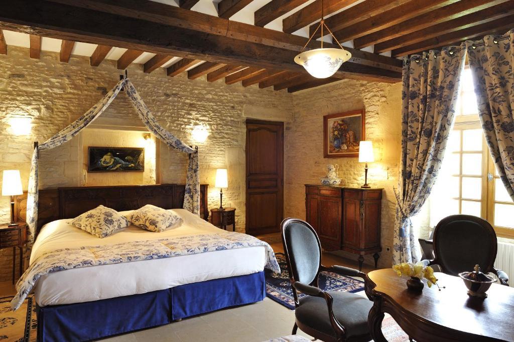 Hotel Le Manoir De Mathan Crepon A La Campagne 5 Mn D'Arromanches Et 10 Mn De Bayeux Room photo